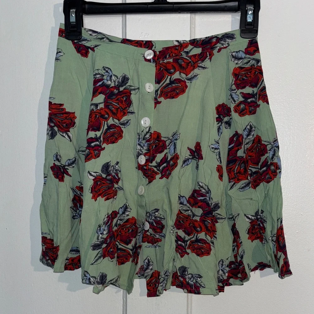 MINKPINK A-Line light green Skirt with Red Floral Design size XS Women’s